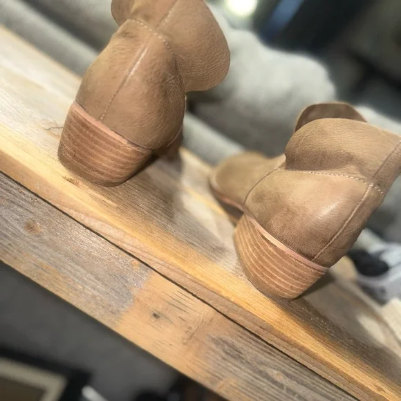 Seychelles Tan Suede Ankle Booties - Picture 4 of 8